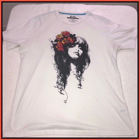 Threadless πͺ‘πΈπ»πΉ Mary Rose T-shirt for men or women XL well kept rarely worn - Picture 8 of 14
